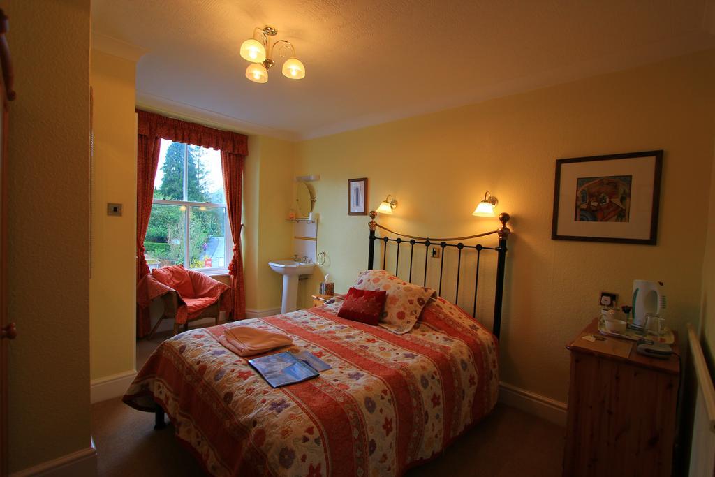 Mylne Bridge House Bed & Breakfast วินเดอร์เมียร์ ภายนอก รูปภาพ