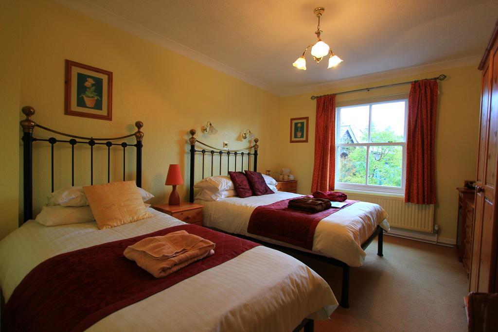 Mylne Bridge House Bed & Breakfast วินเดอร์เมียร์ ภายนอก รูปภาพ